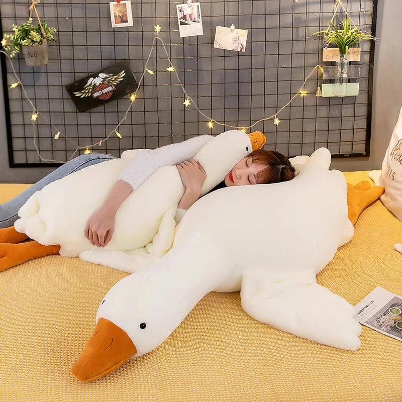 Oie géante en peluche